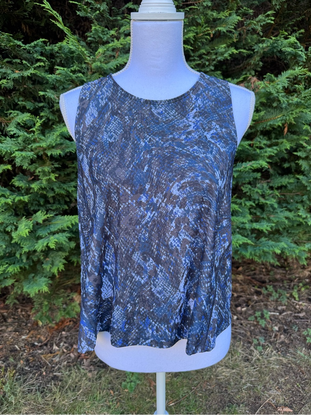 Sweaty Betty Blue/Grey Snake Print Split aback Athletic Tank | M | Like New